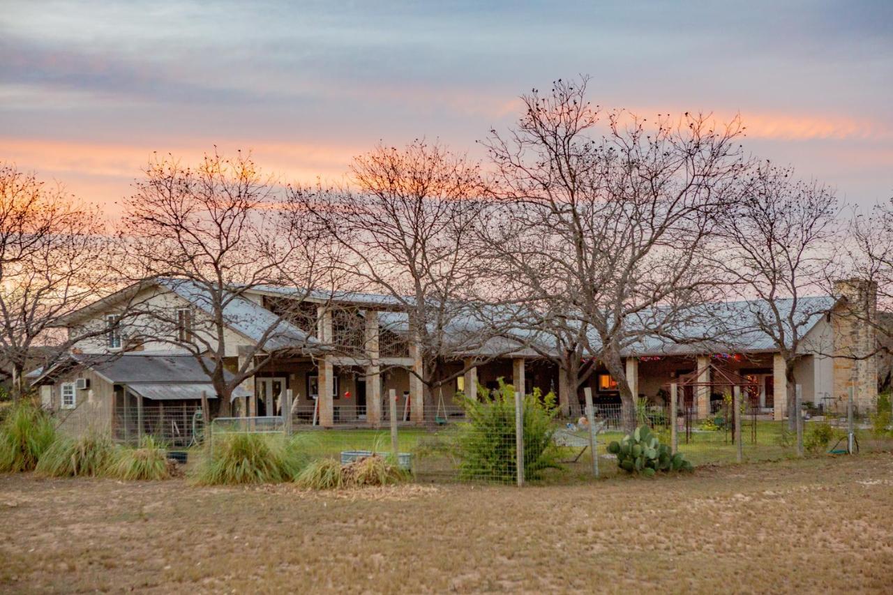 Seven Bluff Cabins Concan Exterior foto